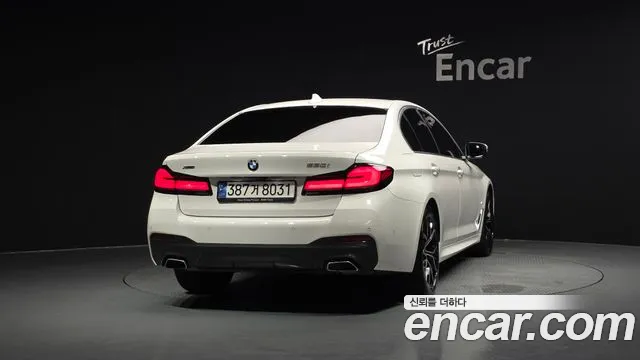 BMW 5-Series 5 серия (G30) 530i xDrive M Sport — Фото автомобиля 4