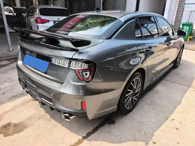 Lynk & Co 03 — Фото автомобиля 15