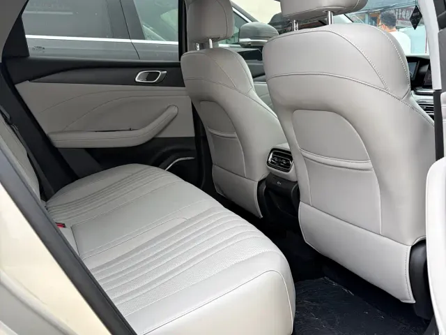 Geely Galaxy Stellar 6 — Фото автомобиля 14