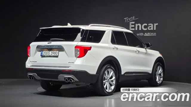 Ford Explorer — Фото автомобиля 2