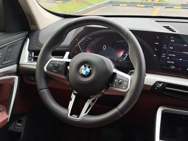 BMW BMW X1 2025 sDrive25Li M Sport Package — Фото автомобиля 17