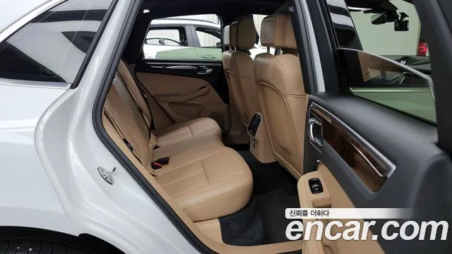 Porsche Macan — Фото автомобиля 12