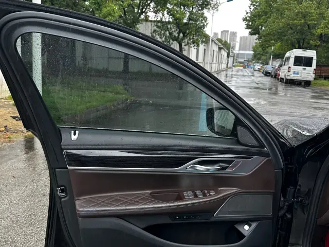 BMW 7 Series — Фото автомобиля 7