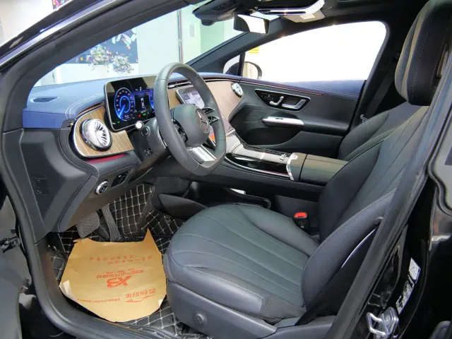 Mercedes-Benz EQE — Фото автомобиля 8