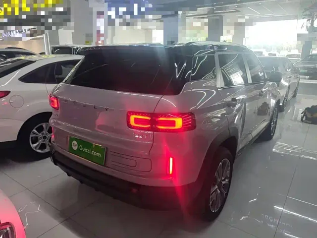 Geely ICON — Фото автомобиля 6