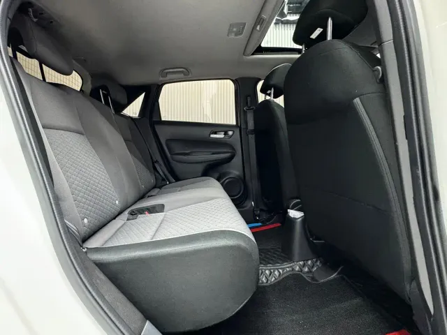 Honda Fit — Фото автомобиля 12