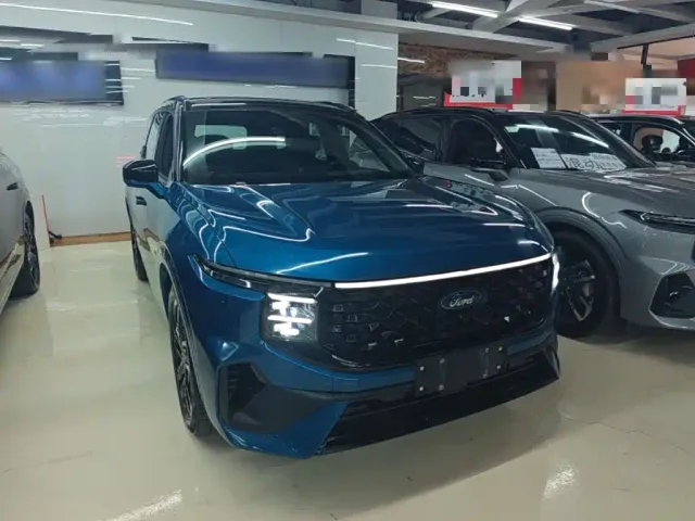 Ford Edge — Фото автомобиля 3
