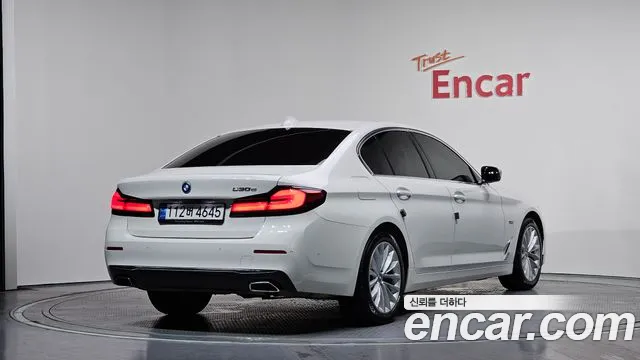 BMW 5-Series 5 серия (G30) — Фото автомобиля 2