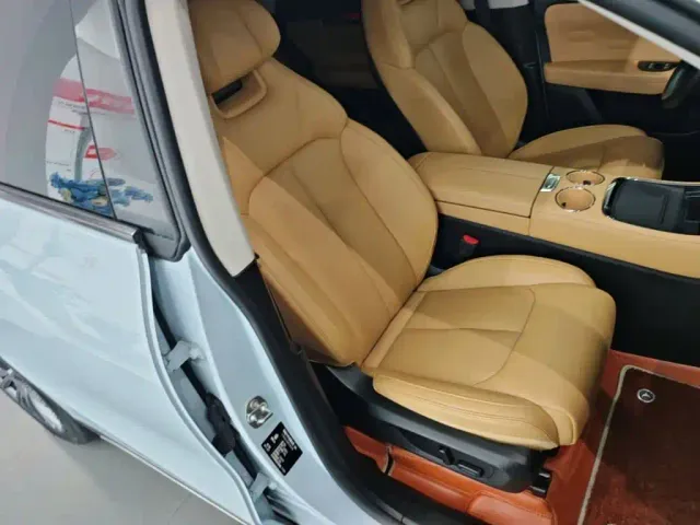 Leapmotor C11 — Фото автомобиля 24