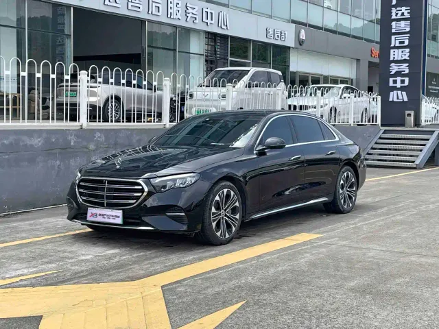 Фотография автомобиля — Mercedes-Benz E-Class