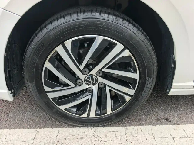 Volkswagen Lavida — Фото автомобиля 15