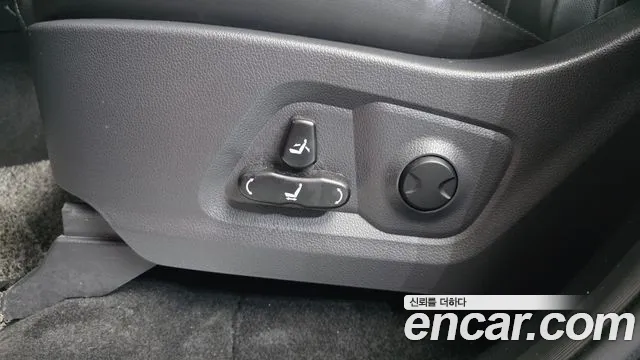 KG_Mobility_Ssangyong Rexton — Фото автомобиля 7