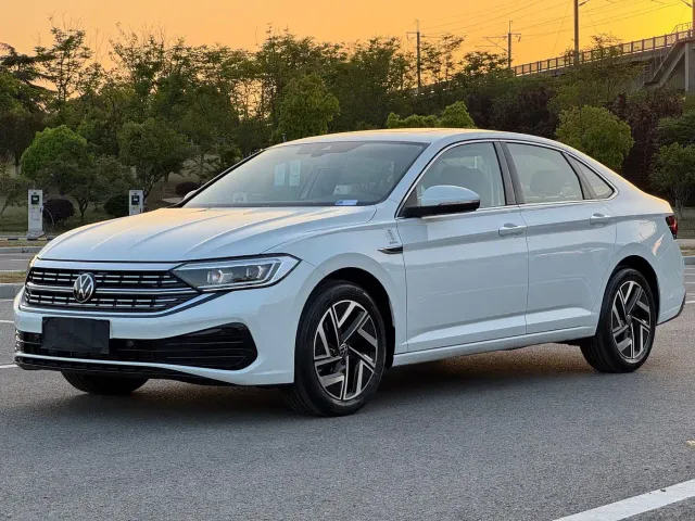 Фотография автомобиля — Volkswagen Sagitar