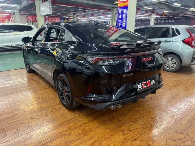 Dongfeng Yixuan — Фото автомобиля 4