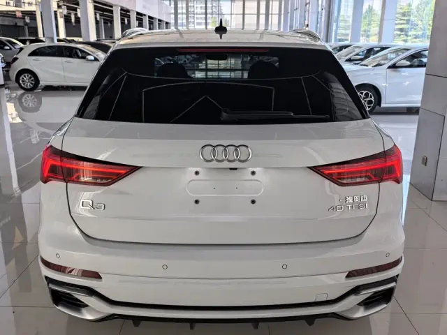 Audi Q3 — Фото автомобиля 14