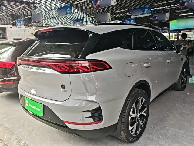 BYD Tang — Фото автомобиля 6