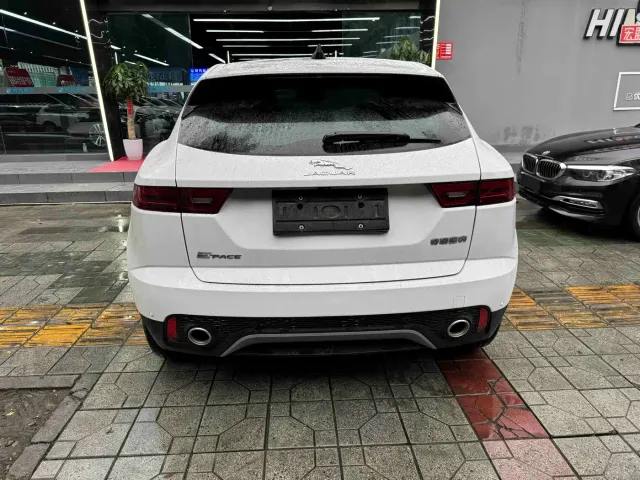 Jaguar E-PACE — Фото автомобиля 8