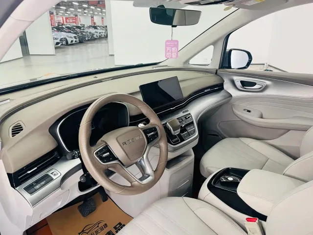 Roewe iMAX8 — Фото автомобиля 6