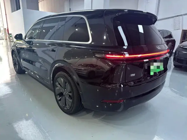 Li Auto L9 — Фото автомобиля 22