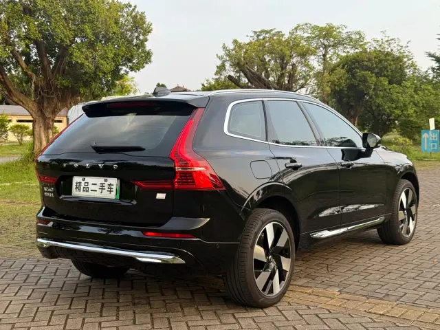 Volvo XC60 — Фото автомобиля 7