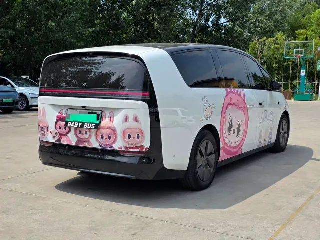 Li Auto MEGA — Фото автомобиля 4