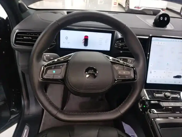 Nio ES8 — Фото автомобиля 10