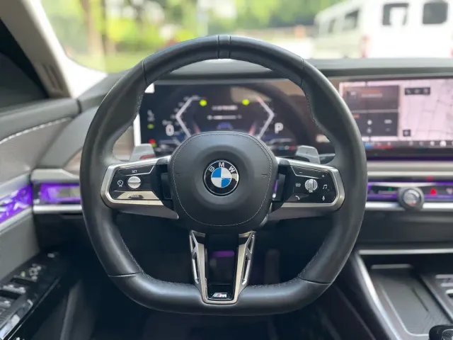 BMW 7 Series — Фото автомобиля 13