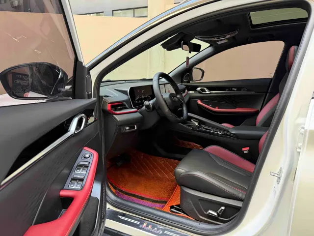 Geely Binyue — Фото автомобиля 7