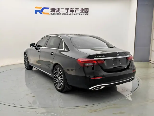 Mercedes-Benz E-Class — Фото автомобиля 18