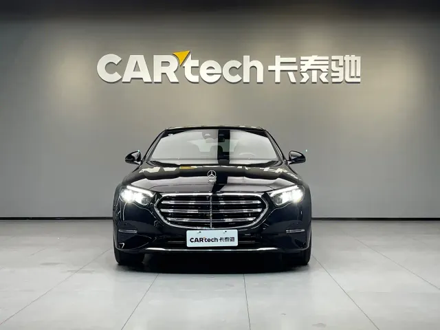 Mercedes-Benz E-Class — Фото автомобиля 2