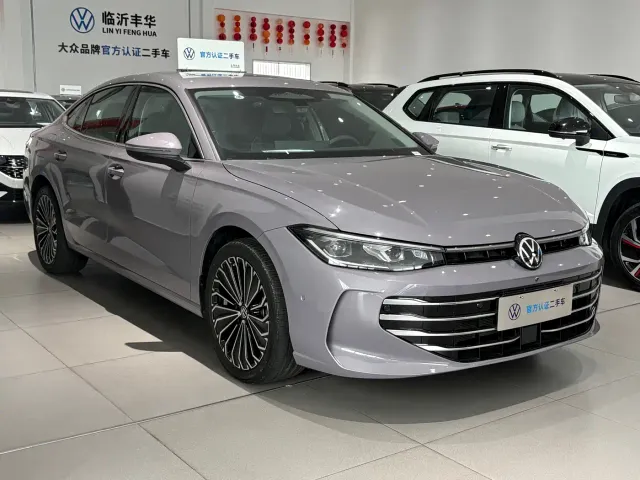 Volkswagen Passat — Фото автомобиля 3