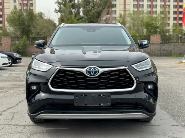 Toyota Highlander — Фото автомобиля 2