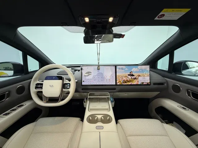 Li Auto Li Auto i6 2025 4WD Base Model — Фото автомобиля 6