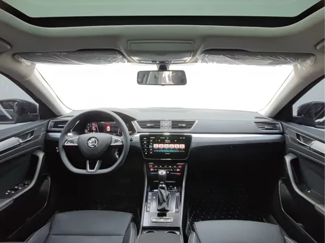 Skoda Superb — Фото автомобиля 8