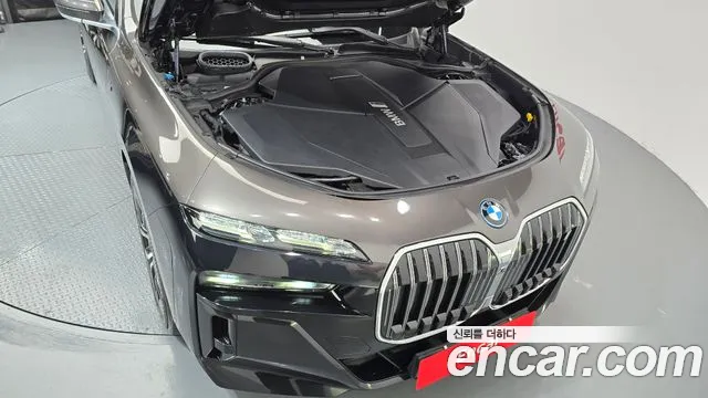 BMW i7 — Фото автомобиля 6