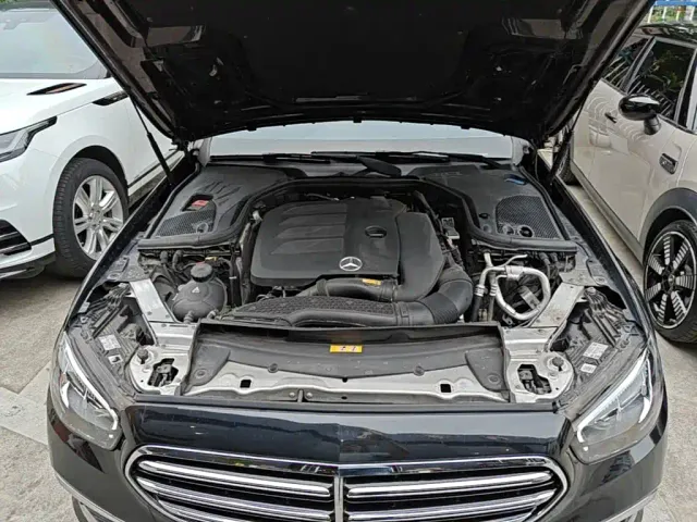 Mercedes-Benz E-Class — Фото автомобиля 19