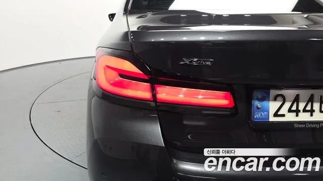 BMW 5 Series G30 — Фото автомобиля 8