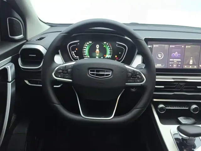 Geely Binyue — Фото автомобиля 15