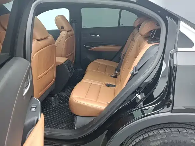Cadillac XT4 — Фото автомобиля 11