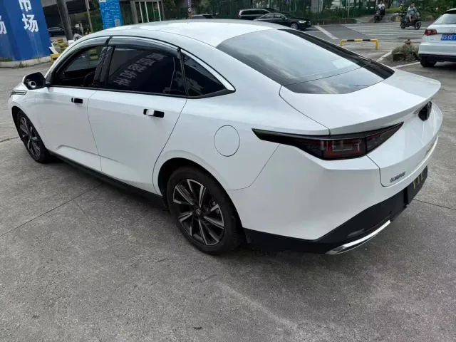 Changan Eado — Фото автомобиля 15