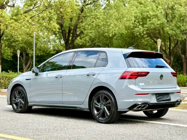 Volkswagen Golf — Фото автомобиля 4