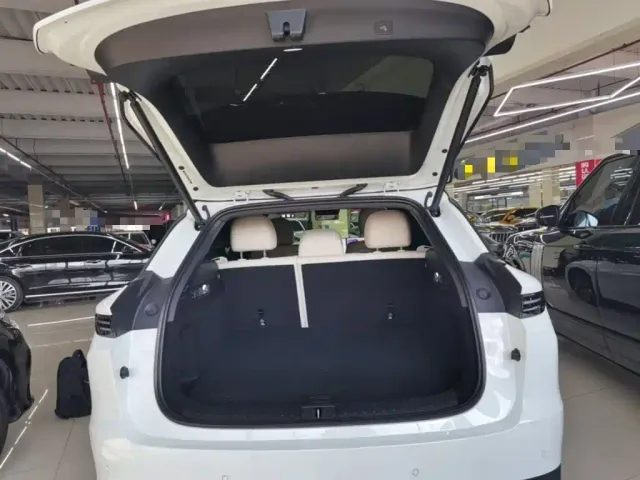 Li Auto i6 — Фото автомобиля 18