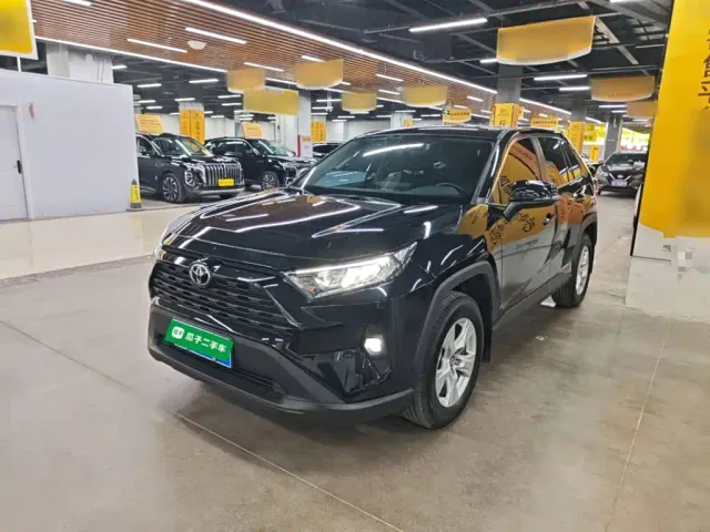 Фотография автомобиля — Toyota RAV4