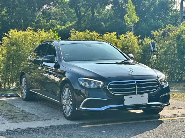 Mercedes-Benz E-Class — Фото автомобиля 3