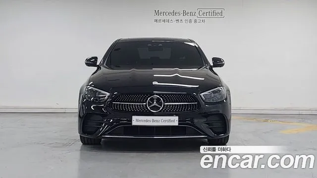 Mercedes-Benz E-Class — Фото автомобиля 3
