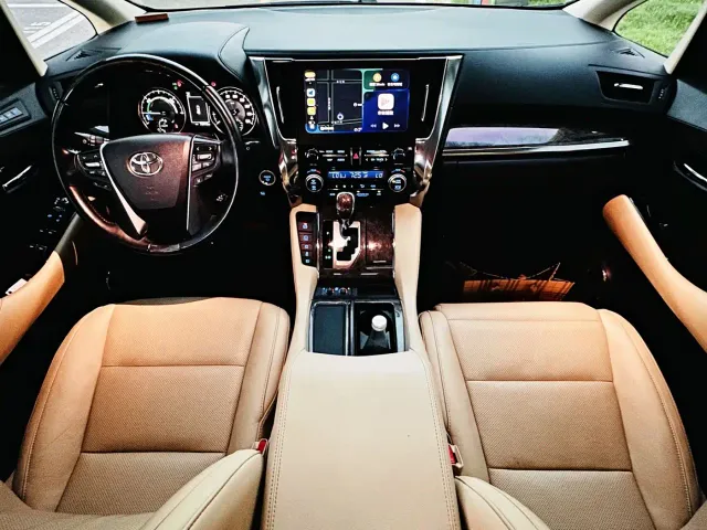 Toyota Alphard — Фото автомобиля 5