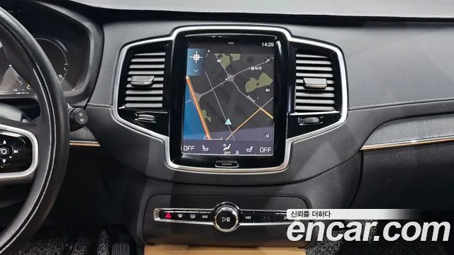 Volvo XC90 — Фото автомобиля 24