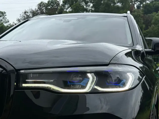 BMW X7 — Фото автомобиля 4