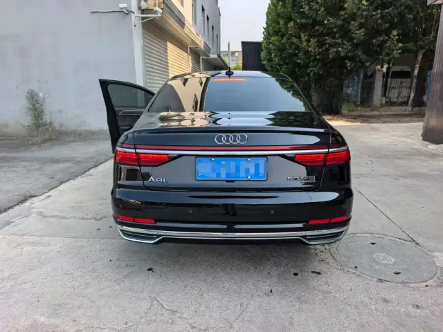 Audi A8 — Фото автомобиля 2