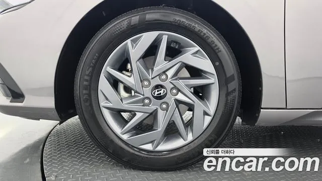 Hyundai Avante CN7 — Фото автомобиля 5